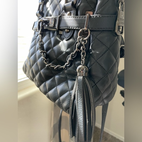 Steve Madden Quilted Convertible Bag - Black with Gunmetal Accents - y2k vintage - Picture 4 of 13